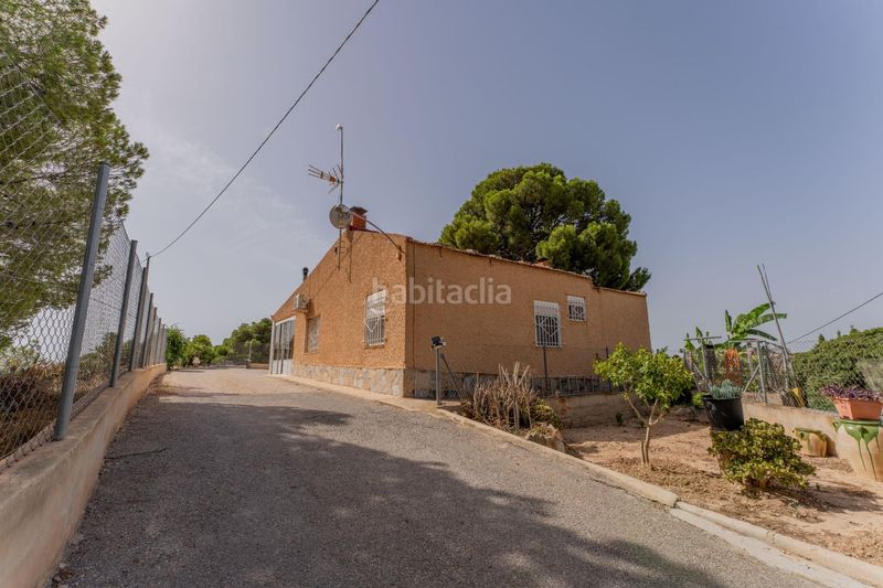 Foto c138b23b-65b0-4c46-8007-1b6eb1844a2f. Xalet amb aparcament piscina a Peña de las Águilas Elche / Elx