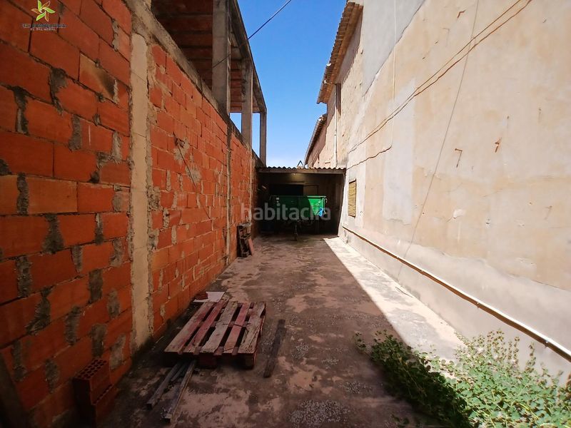 Foto c72bf209-ef6a-495b-8bf2-ee020763742d. Casa amb aparcament a Algueña