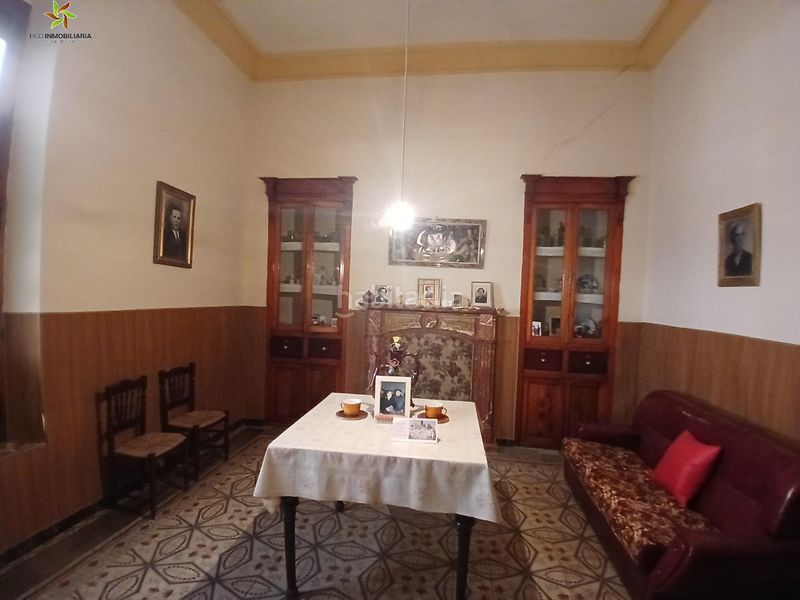 Foto d4517f47-2a0b-4364-9f15-3484e0b77bd9. Casa amb aparcament a Algueña