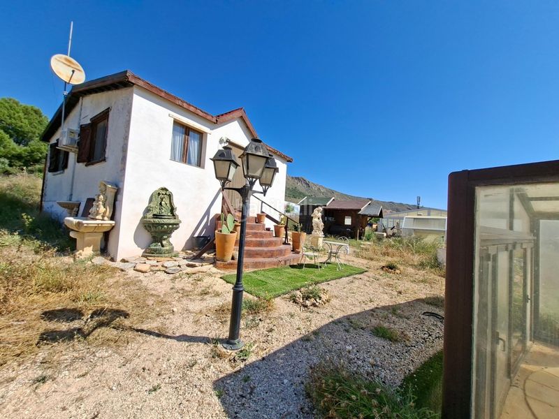 Foto dbd60ec3-95be-40cc-aadc-6dbd4874c6e6. Casa amb aparcament a Romana (la)