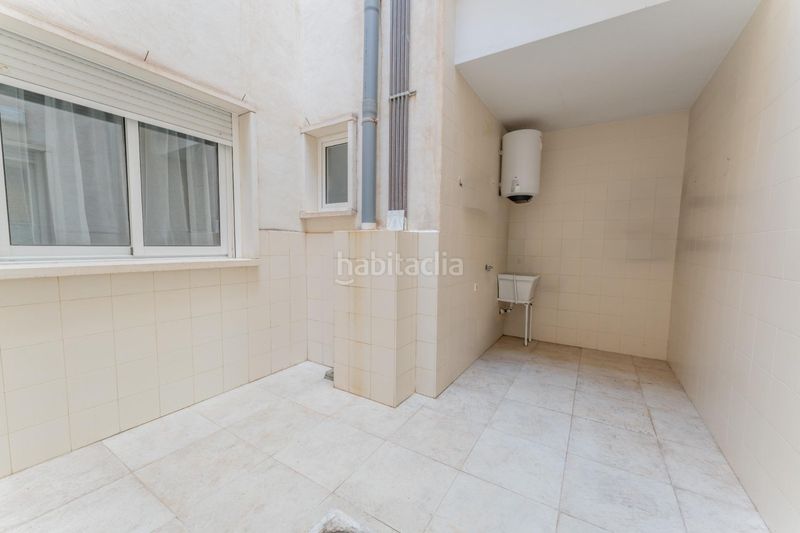 Foto c0ccc860-0de4-4519-8c50-7812b5feca0a. Planta baixa amb aparcament a Plaza Crevillente - Antiguos Juzgados - El Asilo Elche / Elx