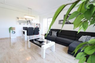 Rent Flat in El Travaló - Martínez Valero. Vive a lo grande vivienda de  4 habitaciones 3 garajes trastero