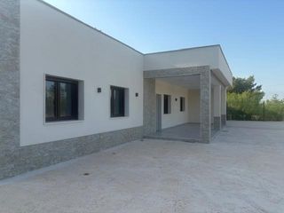 Miete Chalet in Algorós - El Derramador. Tu hogar ideal a un paso de la ciudad! espectacular chalet parea