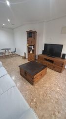 Lloguer Planta baixa a San Crispín. Moderno entresuelo en san crispín