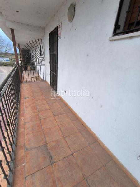 Foto 1443b28e-9c95-4814-ac48-65010e98a7fc. Casa aparellada amb calefacció aparcament a Titulcia