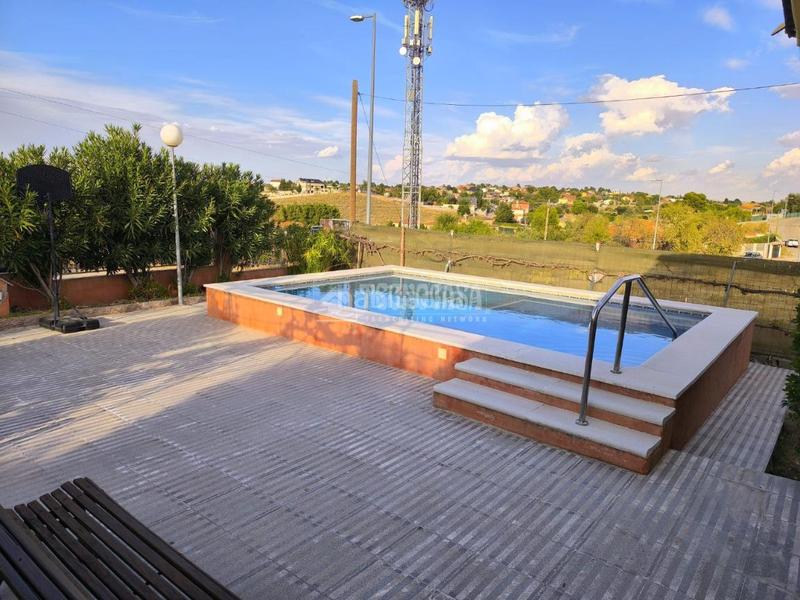 Foto 5ef86d00-d7b1-4e8d-b38d-8e868b159a50. Casa in Colmenar de Oreja