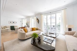 Etagenwohnung in Calle de Núñez de Balboa