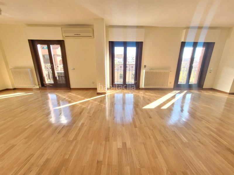 Foto 703f975b-8788-42f3-a209-c73aa55961d5. Pis amb calefacció aparcament a Almagro Madrid