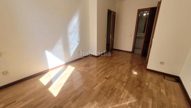 Foto 84aa46c2-de50-47ad-841a-b9336e75dbb8. Pis amb calefacció aparcament a Almagro Madrid