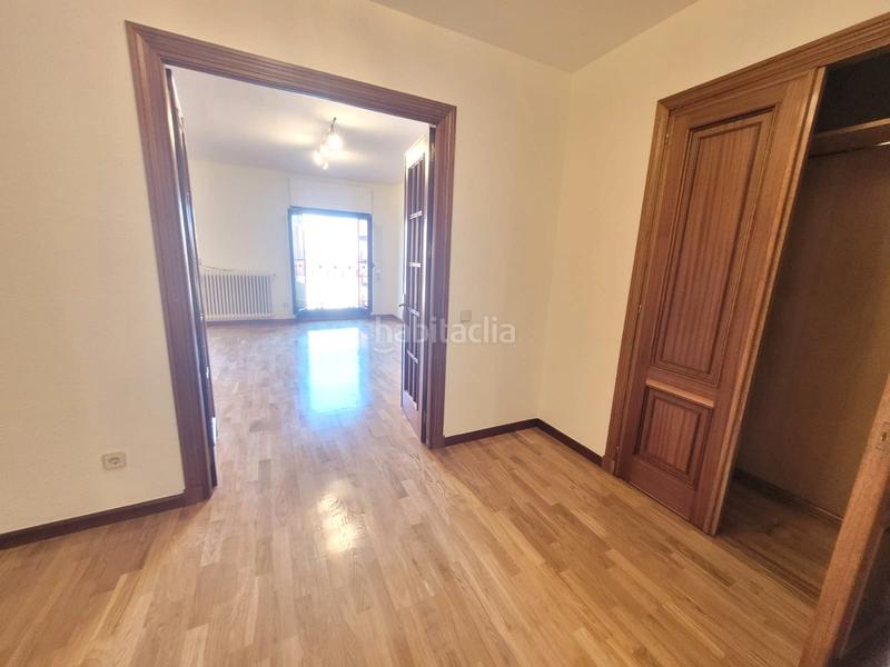 Foto d2f867f4-1351-4872-82a7-33c06b18c526. Pis amb calefacció aparcament a Almagro Madrid