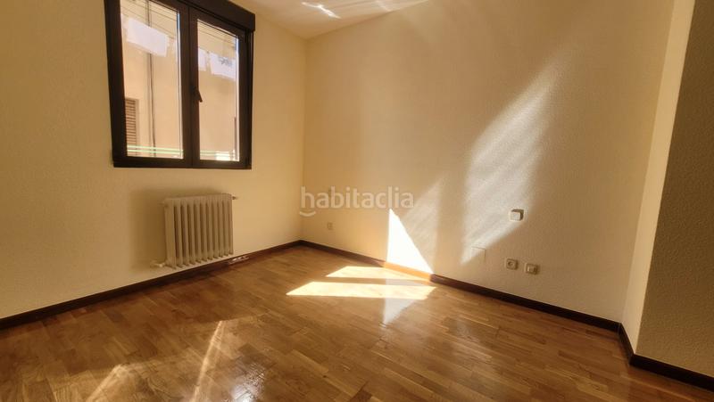 Foto e7946336-58bb-46d9-9ddc-3fb5fa386a35. Pis amb calefacció aparcament a Almagro Madrid