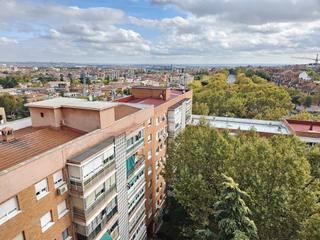 Pis a Calle jacobinia 26. Amplio y luminoso piso con terraza en 10º planta