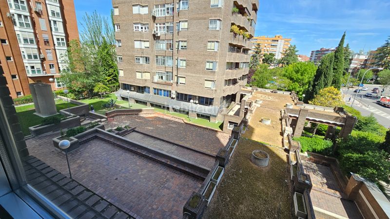 Foto a4bc865a-a81b-4d17-8dd9-66b5d4992876. Pis a calle torrelaguna 123 a San Juan Bautista Madrid