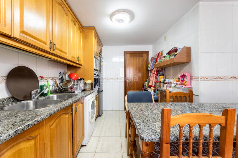 Foto 3ef667da-9ed4-4640-9e4d-90a316bdfcbc. Chalet mit parking in Ensanche Alcalá de Henares