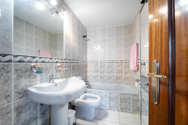 Foto 01ca7f66-0909-4c16-8c44-a60147f8ba71. Chalet avec parking dans Ensanche Alcalá de Henares