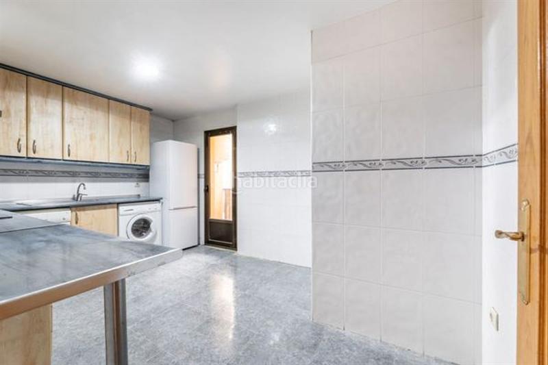 Foto e56f8064-98ca-4158-9140-fa72c1f2581b. Flat with heating parking in Torrejón de la Calzada