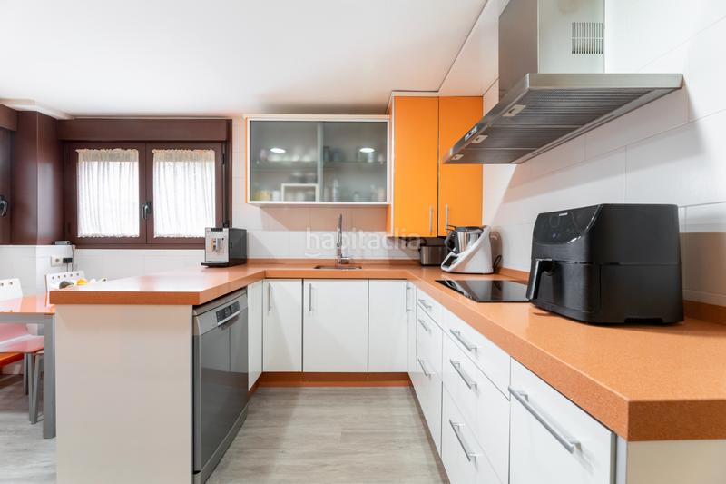 Foto 0e84f614-9cad-476b-aadf-f0cdbc45002f. Casa pareada magnífico chalet pareado en Valdeolmos - Alalpardo