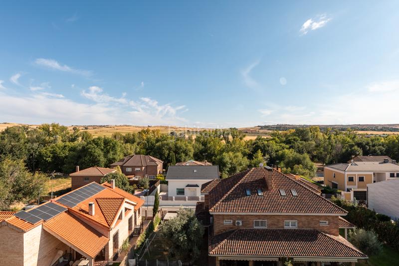 Foto 114592bd-18cc-4cc7-92fa-640196780b9a. Casa pareada magnífico chalet pareado en Valdeolmos - Alalpardo