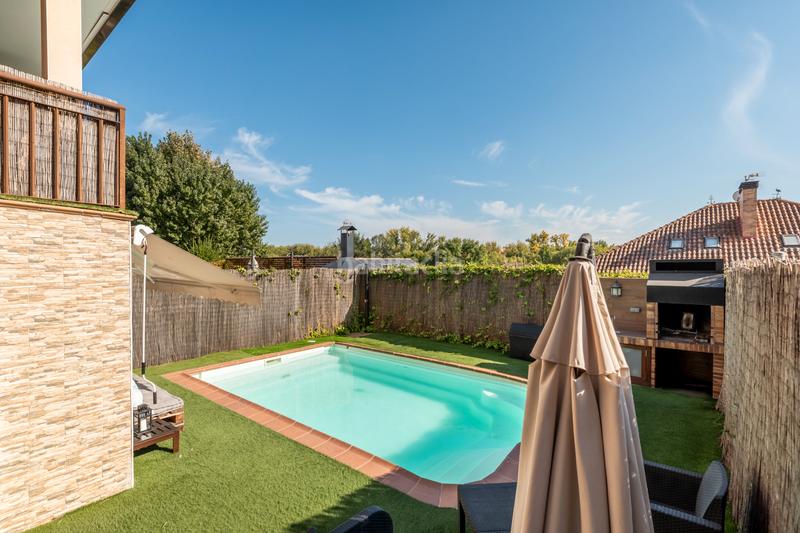 Foto 3c0bfeac-6199-491c-8878-c9c39bba3265. Casa pareada magnífico chalet pareado en Valdeolmos - Alalpardo