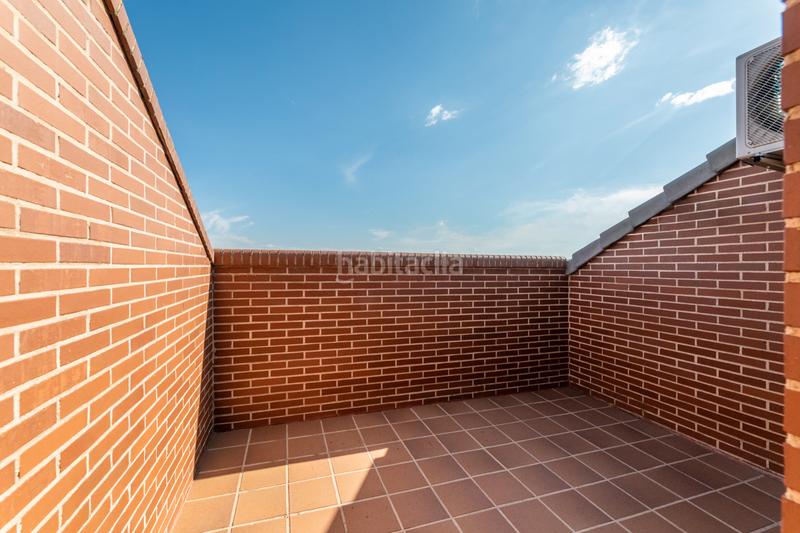 Foto e94ceb88-cabd-4ff0-a393-b8c16a7e21aa. Casa pareada magnífico chalet pareado en Valdeolmos - Alalpardo