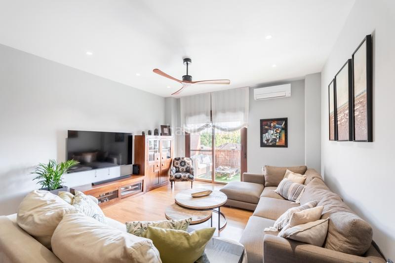 Foto efeeec96-e43c-48c4-a57b-25d67a94100e. Casa pareada magnífico chalet pareado en Valdeolmos - Alalpardo