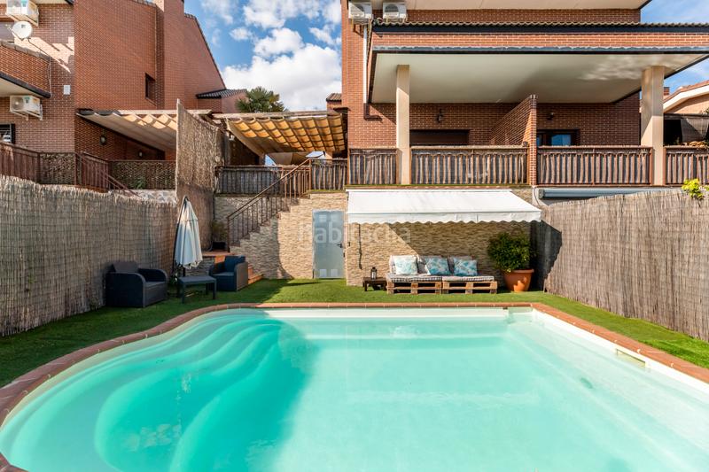 Foto fd5dd9f4-1dd5-4cc9-8df3-fdbc36fb4aae. Casa pareada magnífico chalet pareado en Valdeolmos - Alalpardo