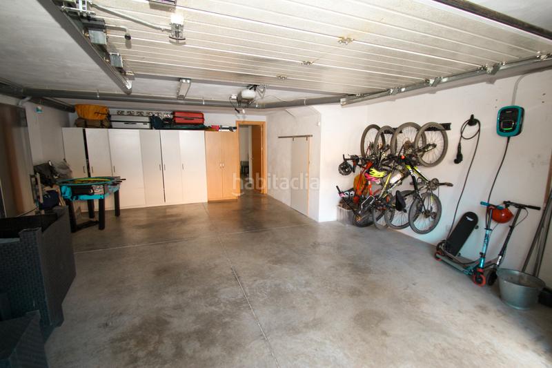 Foto b9de75f7-5dac-4cd6-b725-6bfae9b9a594. Xalet amb xemeneia calefacció aparcament piscina a Mataelpino