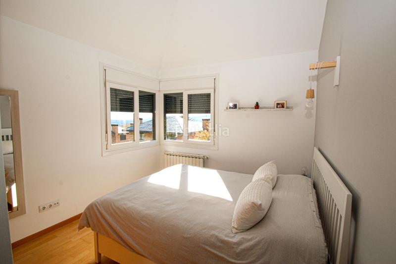 Foto db140eeb-16a8-4cd4-8d78-9402de50fd60. Xalet amb xemeneia calefacció aparcament piscina a Mataelpino