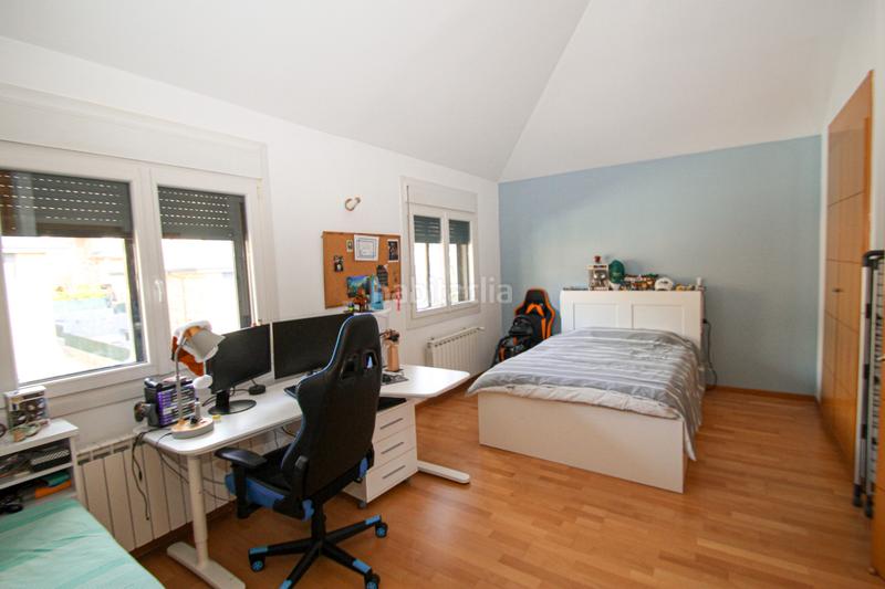 Foto f961b0ba-1464-44f4-ab57-75adf178f34f. Xalet amb xemeneia calefacció aparcament piscina a Mataelpino