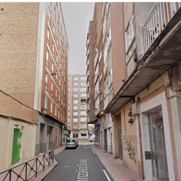 Foto f6079401-7f51-41a2-87f6-d88482768a42. Pis a Rondilla Valladolid