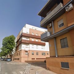 Piso  Calle doctor castilla del pino. Solo inversores. se vende vivienda con ocupación ilegal. no admi
