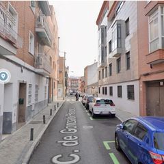 Pis  Calle de gonzalo herrero. Solo inversores. se vende vivienda con ocupación ilegal. no admi