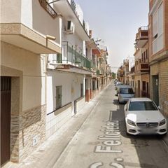 Casa  Calle felicidad. Solo inversores. se vende vivienda con ocupación ilegal. no admi