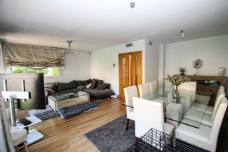 Casa pareada  Avenida de metepec. Chalet pareado de 337 m² construidos con 5 dormitorios y 4 baños