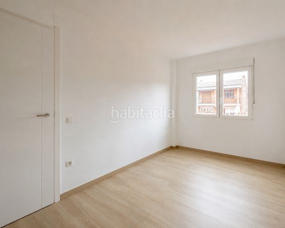 Foto 945c0f38-53b1-49ed-a3a0-a9c1a8b5e736. Pis a Tarazona