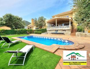 Chalet in Calle encinas 4