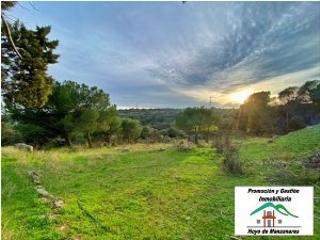 Terreno residencial en Hoyo de Manzanares. Parcela en el núcleo urbano de 1.479 m2 para construir una vivie
