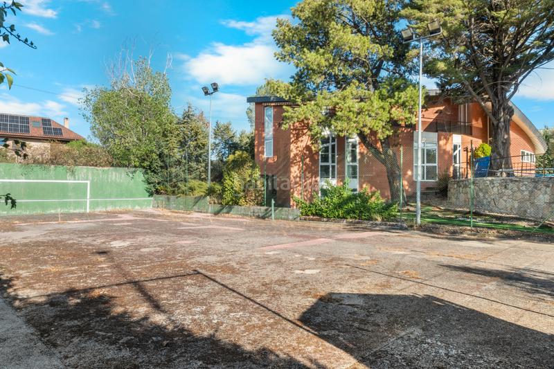 Foto f320f1d0-953f-4341-acd6-259e11268a99. Chalet in calle el berzalejo 15 in Hoyo de Manzanares