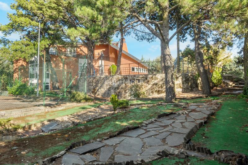 Foto 339bc7c1-efb5-4e70-b329-848d0605e396. Xalet a calle el berzalejo 15 a Hoyo de Manzanares