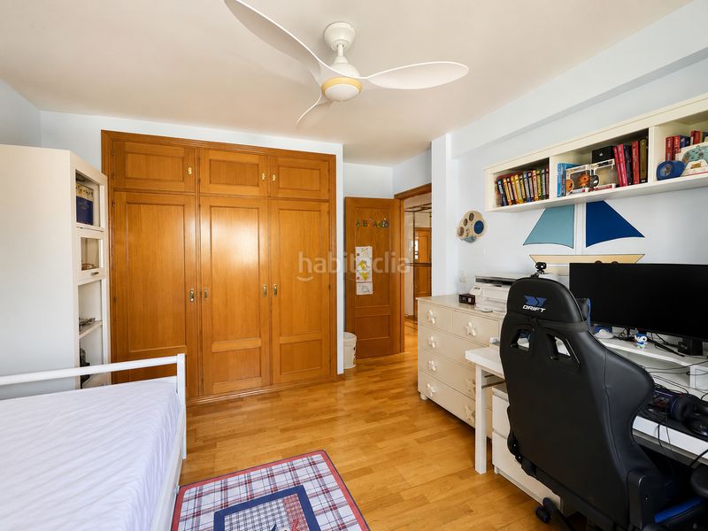 Foto 2605bb73-ce7d-422c-ab2c-be98c53f7559. Casa aparellada a calle del cedro 55 a Los Robles Torrelodones