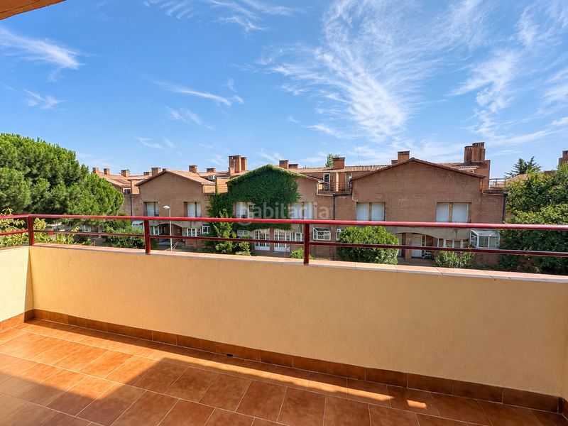 Foto 326c4ad4-f506-4d3e-b476-1f4c27291ebb. Casa aparellada a calle del cedro 55 a Los Robles Torrelodones