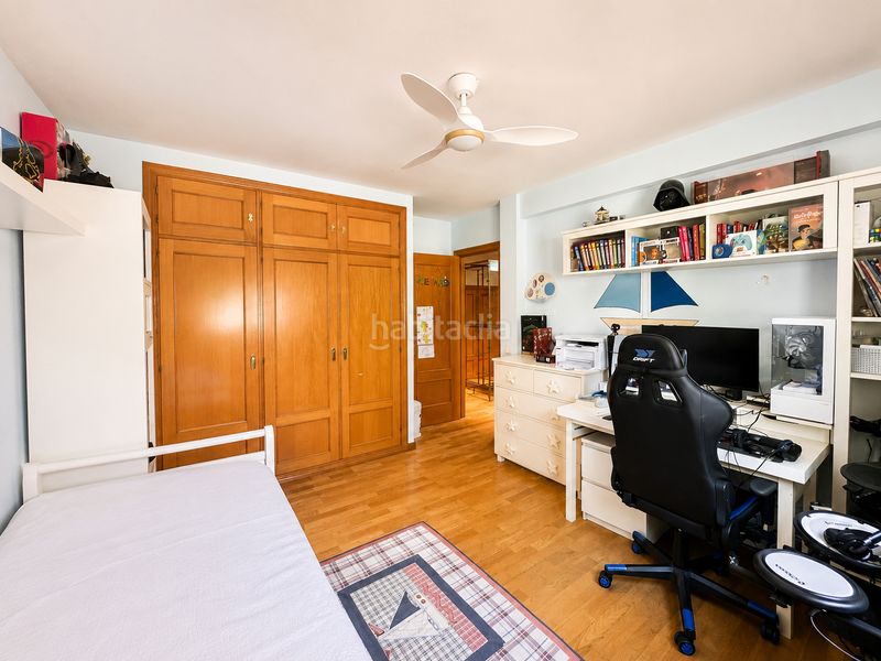 Foto 7bede4aa-07b1-40ff-8ff3-5b1135e7ccf6. Casa aparellada a calle del cedro 55 a Los Robles Torrelodones