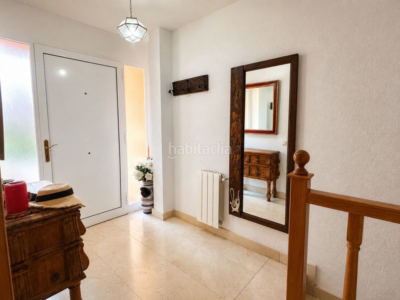 Foto 837a9d71-a566-48ec-8286-b6eb05f3ead9. Casa aparellada a calle del cedro 55 a Los Robles Torrelodones