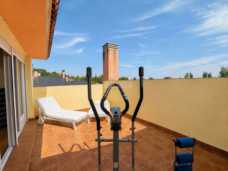 Foto a4c4dff5-53d9-4562-8077-1fe4d6b265d4. Casa aparellada a calle del cedro 55 a Los Robles Torrelodones