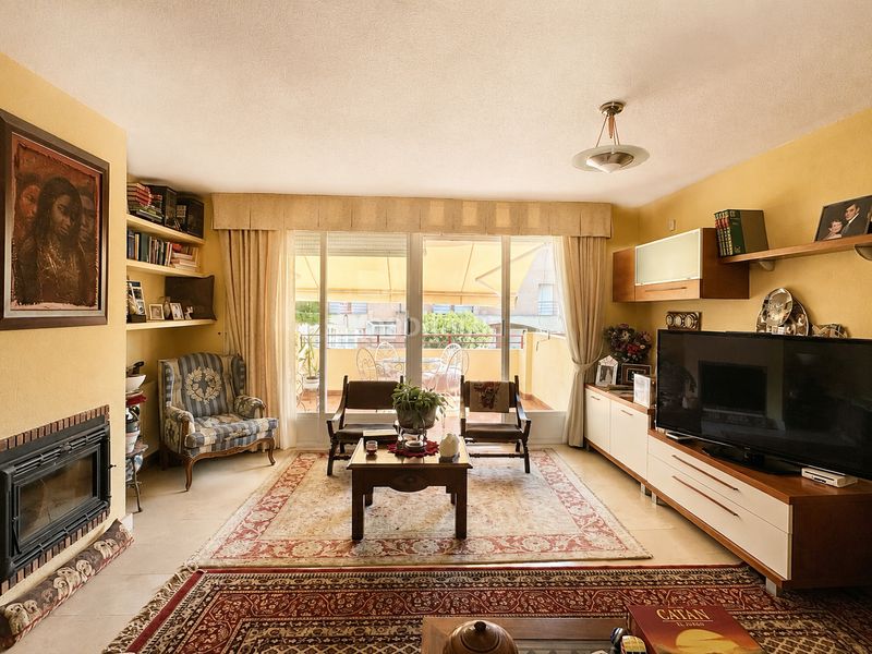 Foto b5a4f991-9f85-4ef7-8e9a-a4c4da7e3ab7. Casa aparellada a calle del cedro 55 a Los Robles Torrelodones