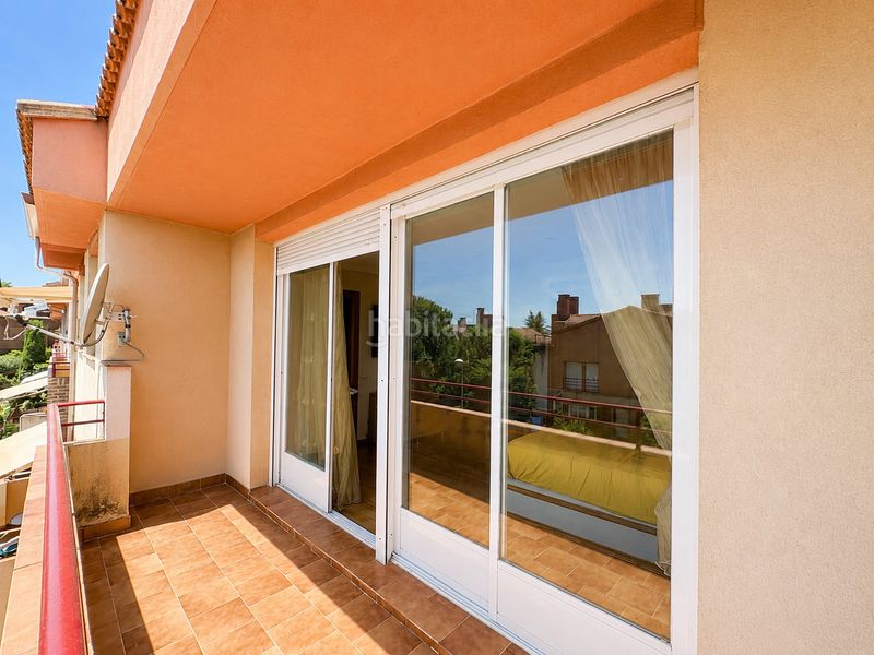 Foto 61b03cc8-af93-4fd9-b60a-729bb01d5391. Casa pareada en Los Robles Torrelodones