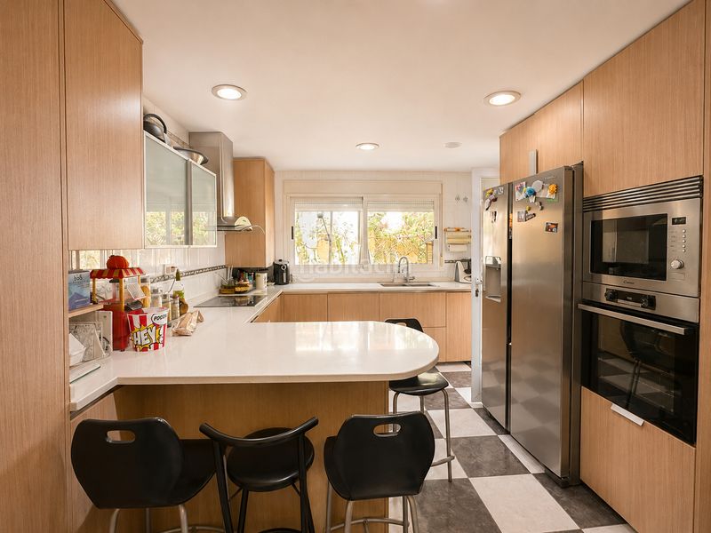 Foto 233f1daf-3348-4313-8851-1a08032b6c0a. Towny house in calle del cedro 55 in Los Robles Torrelodones
