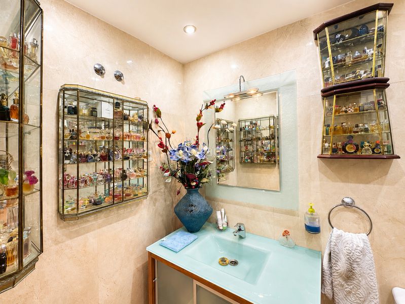 Foto 46137f0f-8d67-4f46-9a22-9e35394a91ca. Towny house in calle del cedro 55 in Los Robles Torrelodones