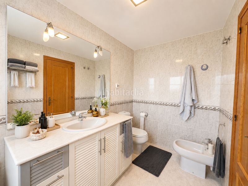 Foto 5be8c5c7-fd6d-42fa-a307-92af9687fbdc. Towny house in calle del cedro 55 in Los Robles Torrelodones