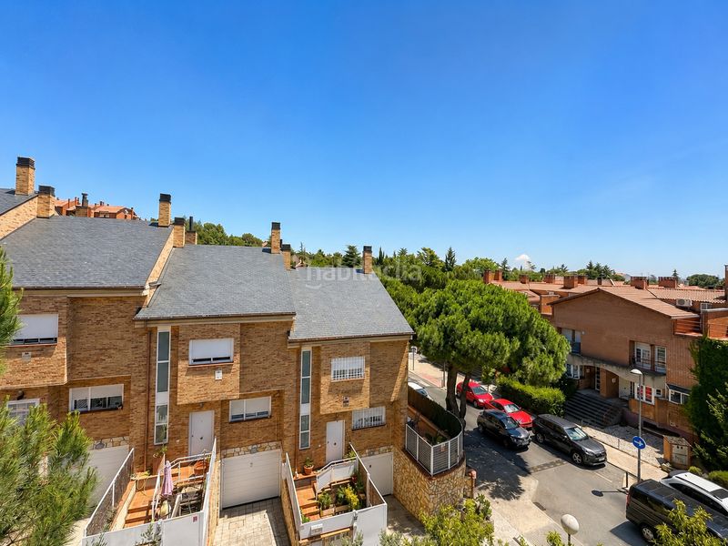 Foto 846821ad-43b9-455b-bbc1-e5ac36e4c5ef. Towny house in calle del cedro 55 in Los Robles Torrelodones